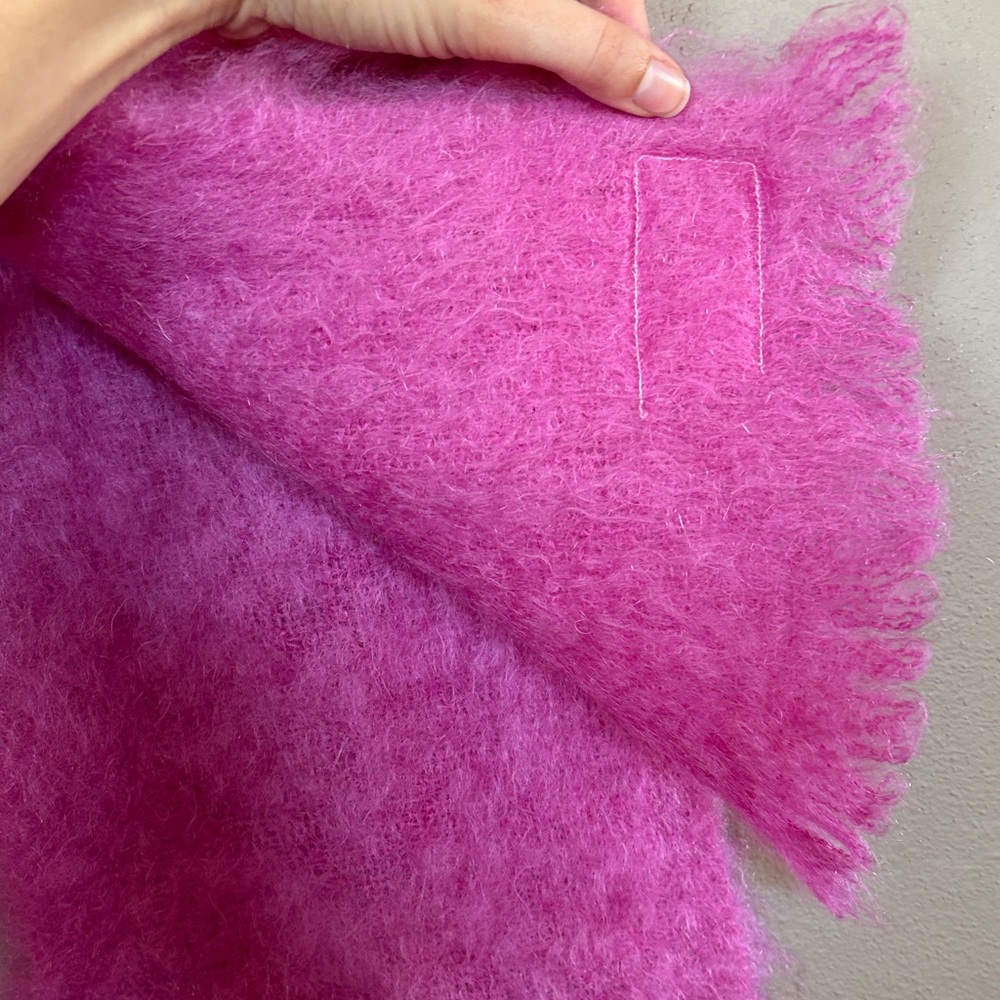 Vintage Craig-Na-Creidhe Pink Mohair & Wool Scarf from Scotland - Picture 7 of 7
